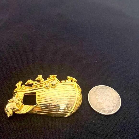 Noah's Ark Pin/Brooch branded AAi Gold-tone - Picture 2 of 7